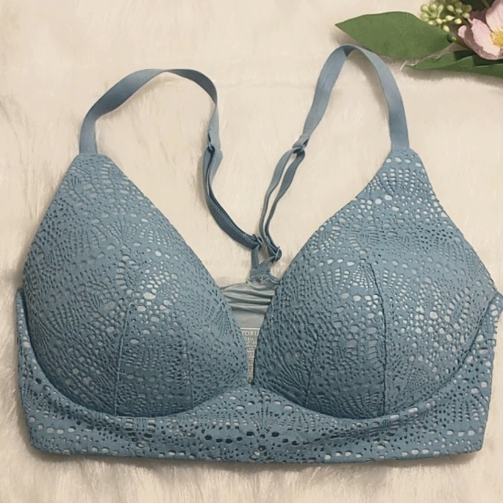 VS Lightly lined plunge 32DD